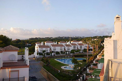 Beautiful 3 bedroom Town house with stunning sea views within walking distance of the renowned port of Cabopino. Las Lomas de Cabopino.